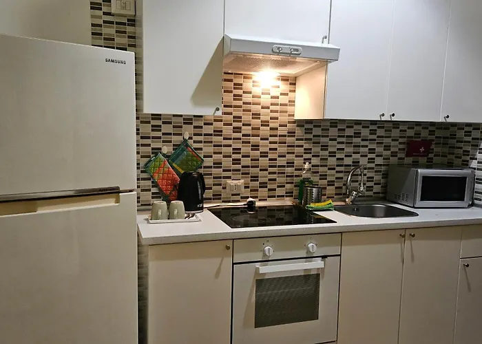Studio Flat 381