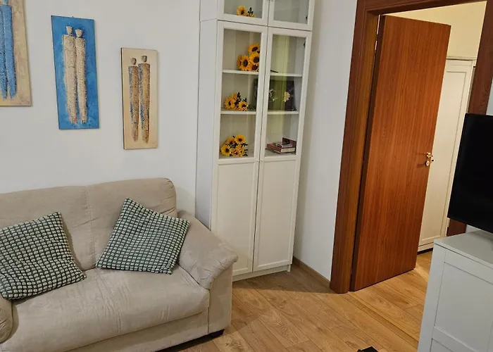Studio Flat 381